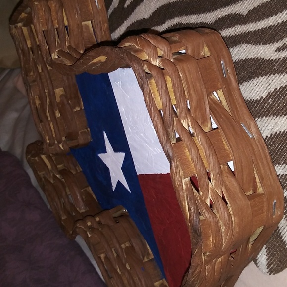 Hand crafted/painted decor - Picture 3 of 3